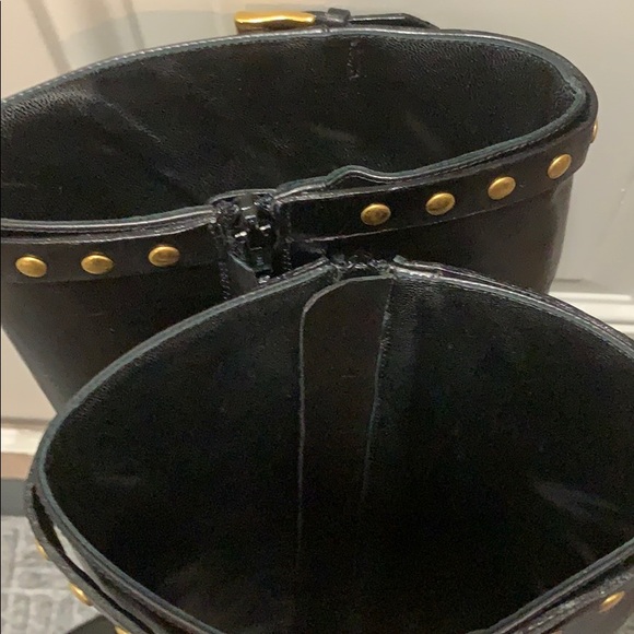 Burberry (Authentic) black leather boot with studs - Picture 3 of 12